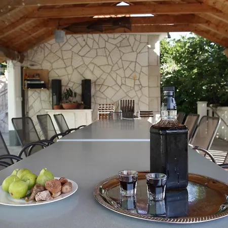 Solo Luxury Family App In Nature Park Lejlighed