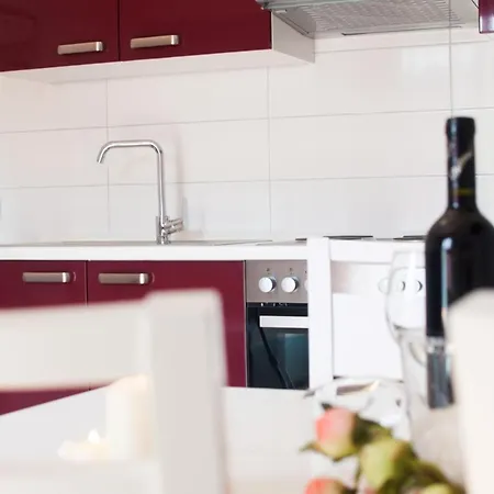 Solo Luxury Family App In Nature Park Apartman